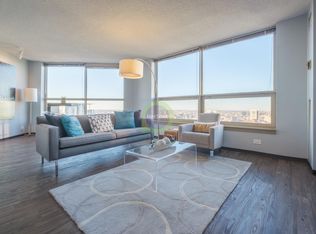 562 W Madison St, Chicago, IL 60661