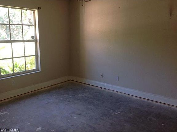 3rd image of 3853 Hollycrest St