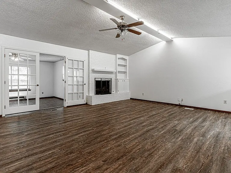 3808 Oakcliff Dr — Photo 13