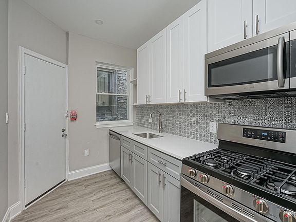 5th image of 4812 Sansom St Unit 3
