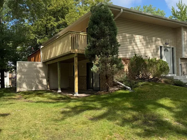 1273 Timbershore Ln, Eagan, MN 55123