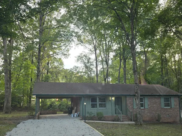 812 Holmes St, South Hill, VA 23970