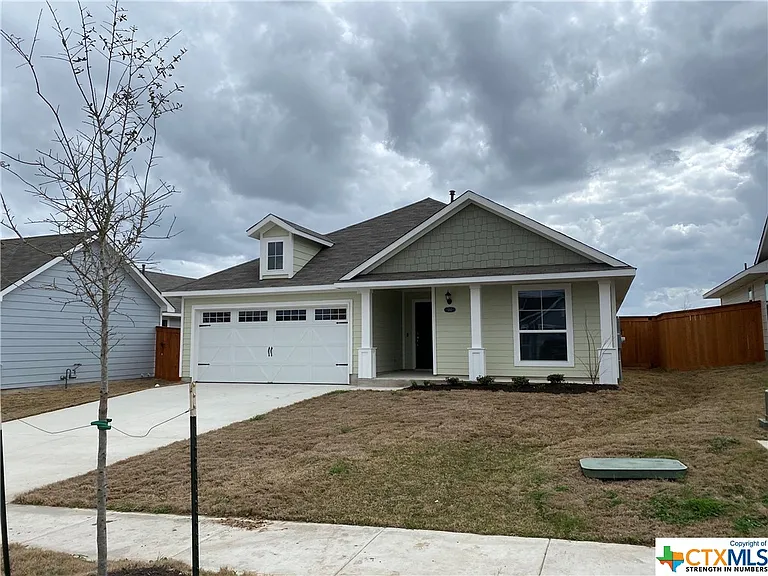 132 Lyndon Dr — Photo 3