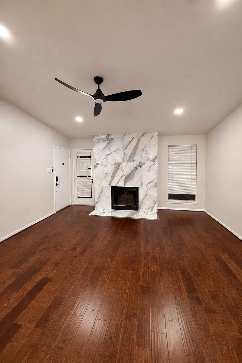 Building Photo - 2125 Augusta Dr #484