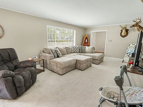 3rd image of 313 Pinedale Rd