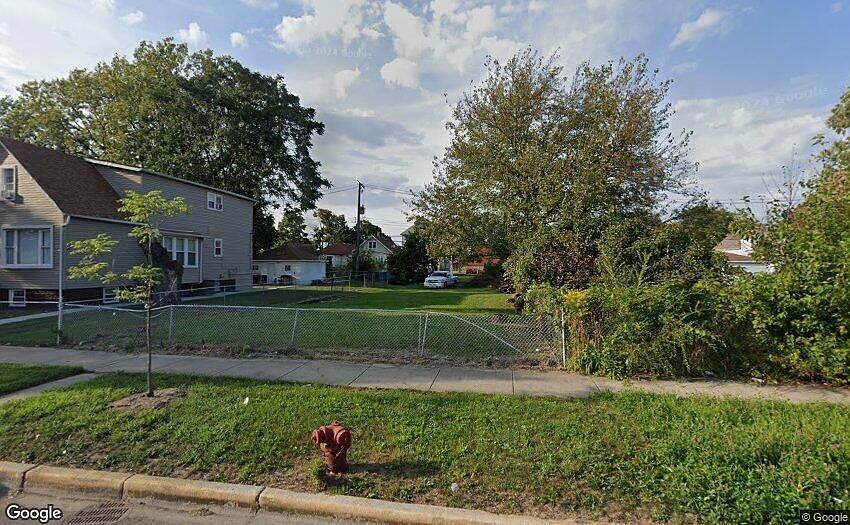 1st image of 324 W 108th Pl