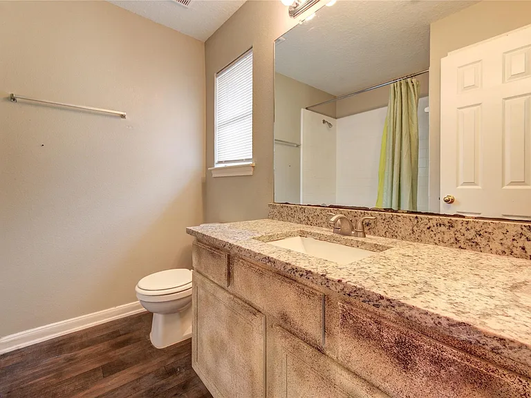 7302 Greenwood Point Dr — Photo 28