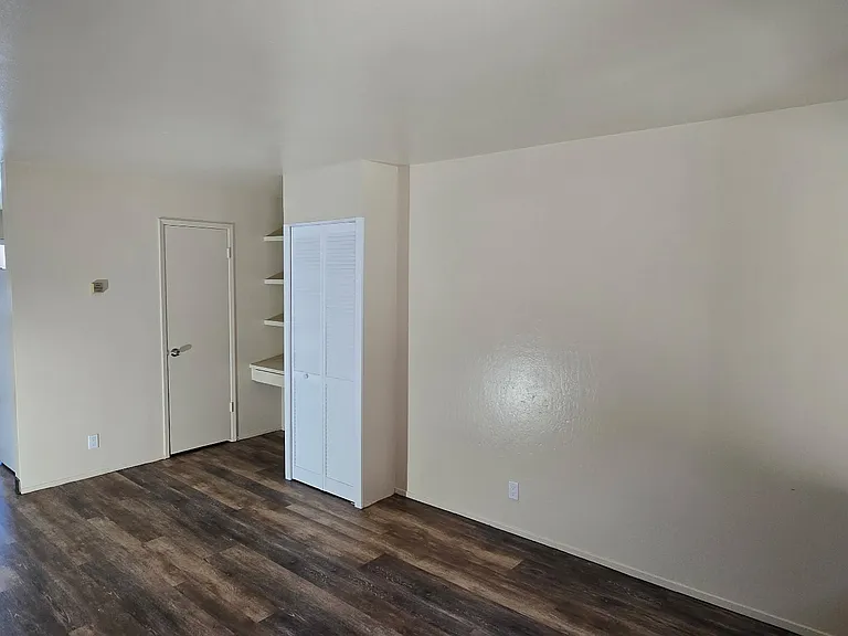 320 Franciscan Ct #7 — Photo 5