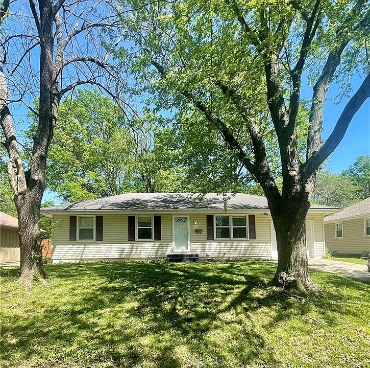 1st image of 10407 Wallace Ave
