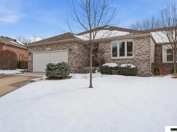 6707 Flint Ridge Rd, Lincoln, NE 68506