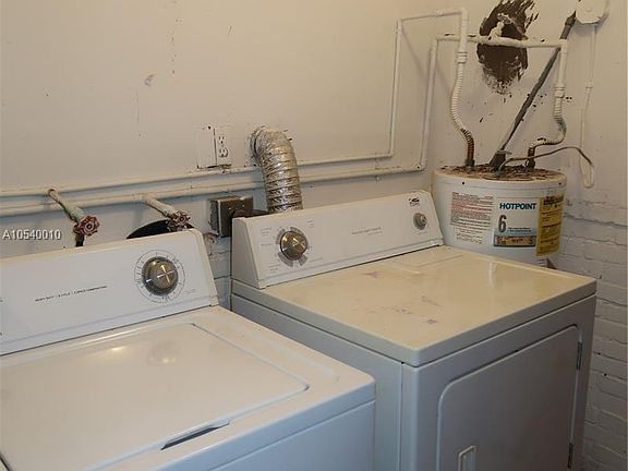 4th image of 1020 NW 200th Ter