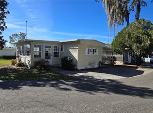 810 Oakwood Cir, Wildwood, FL 34785