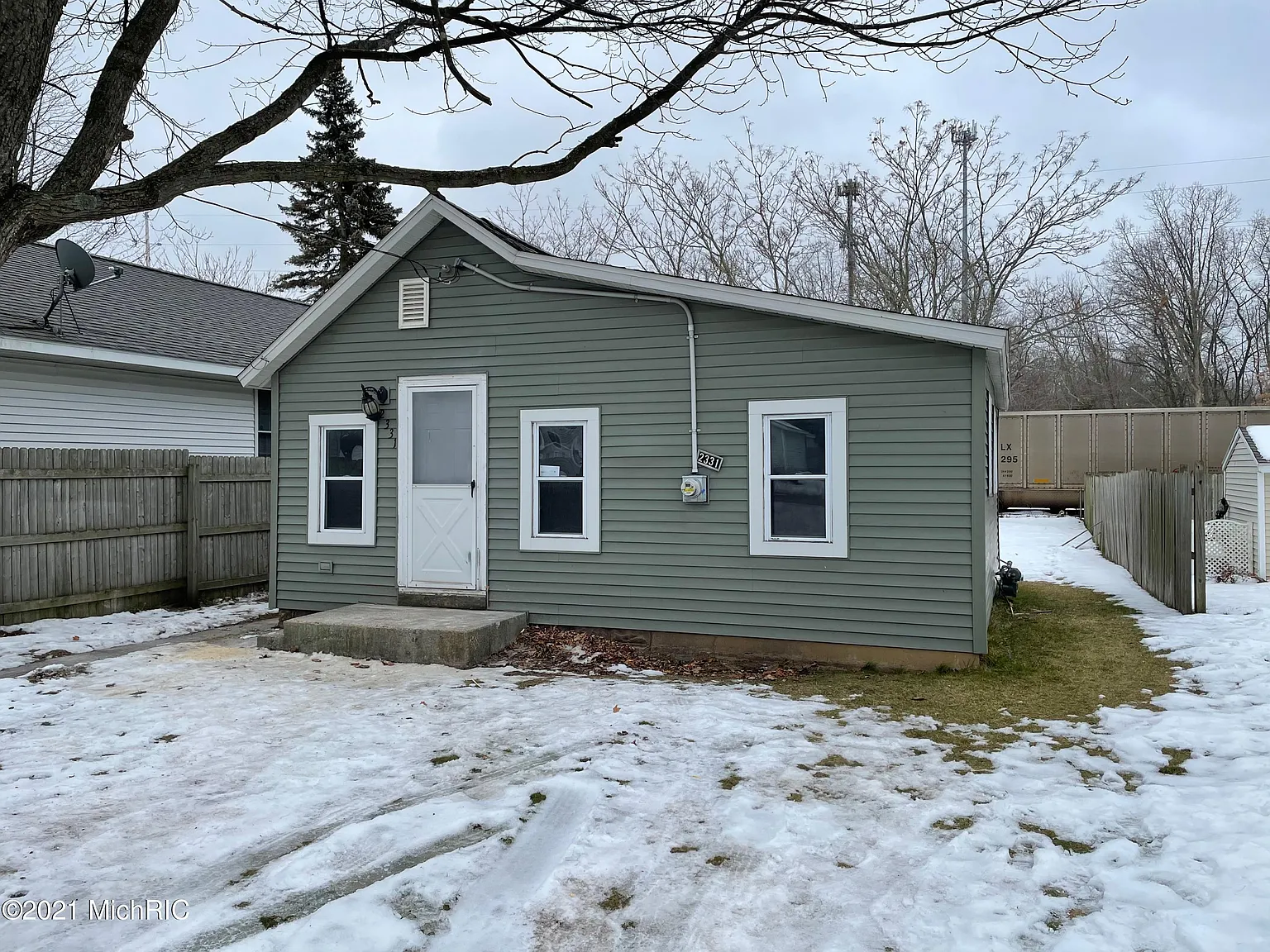 2331 Norman Ave photo 1