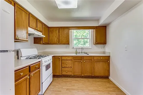114 Neilson Dr Photo 1