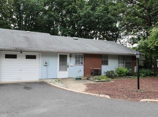 980A Aberdeen Dr, Lakewood, NJ