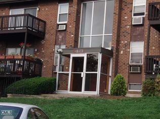 43 Balance Rock Rd APT 8, Seymour, CT 06483