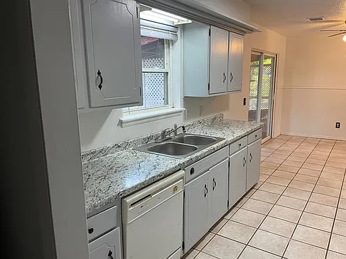 403 E Tenneppe Photo 1