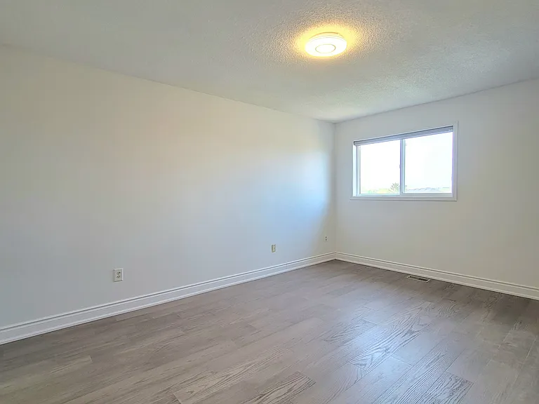 24 Hayloft Ct #UPPER — Photo 17