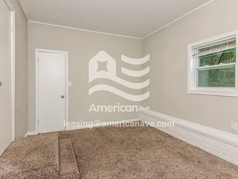 524791_004_living_room_13902433.jpg
