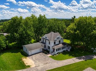 607 Dodge St, Mineral Point, WI 53565
