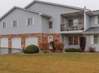 1211 Sunnyslope Dr N, Racine, WI 53406