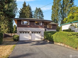 8619 Maple Ln, Edmonds, WA 98026