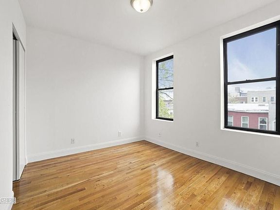 2nd image of 729 Lafayette Ave APT 4M