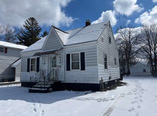 8 Belmont St, Massena, NY 13662