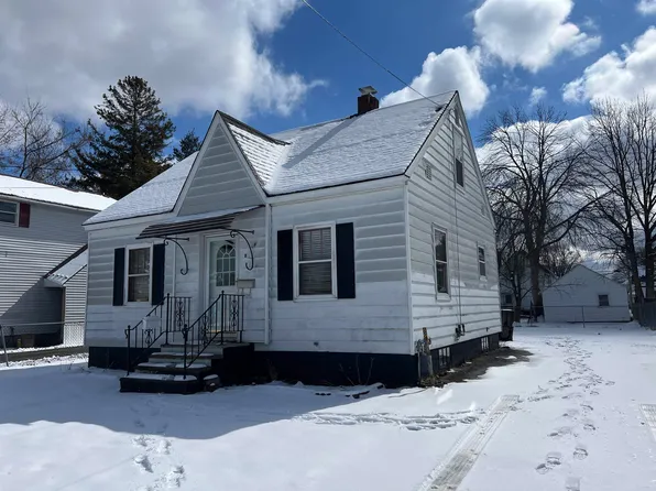 8 Belmont St, Massena, NY 13662