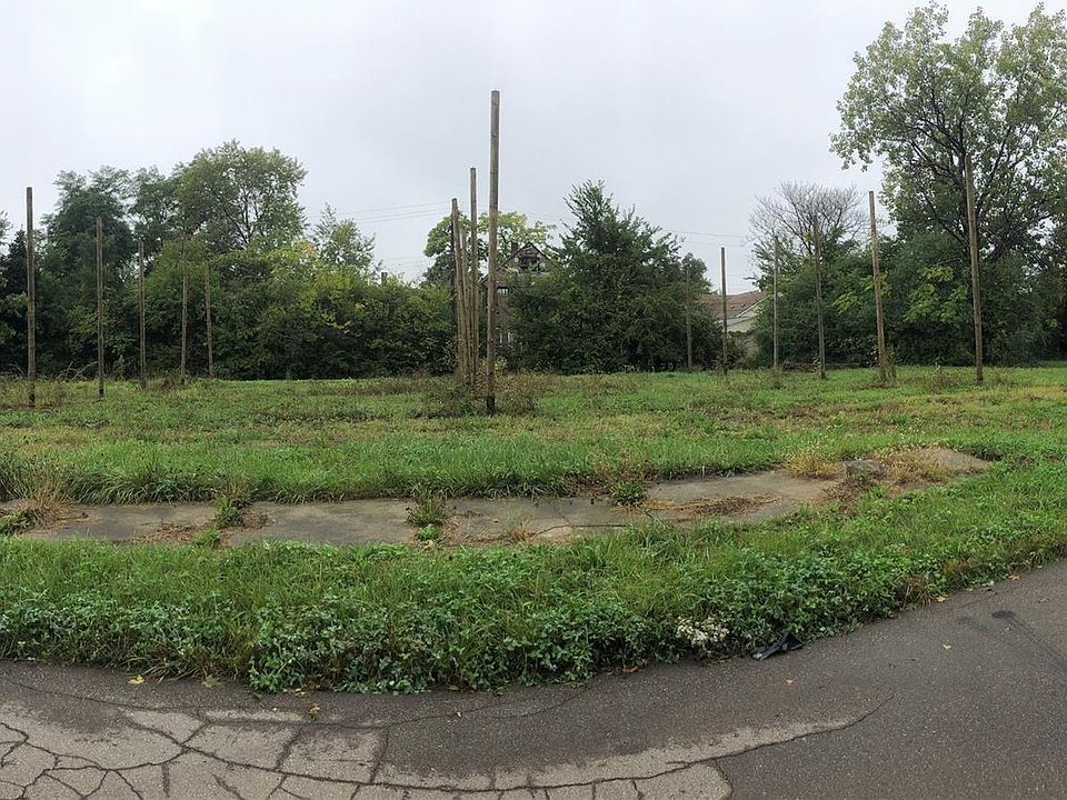 1st image of 4189-4239 25th St