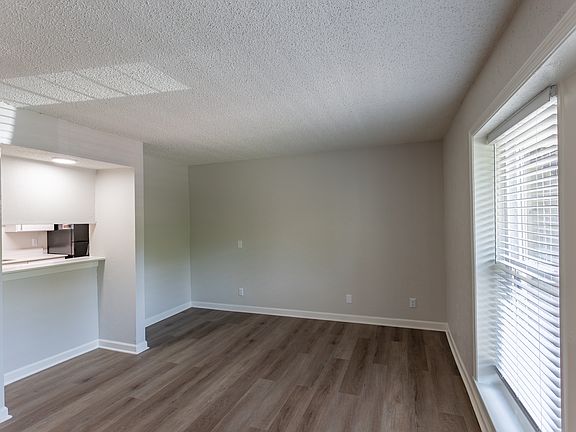 5th image of 3258 Brick Church Pike APT E118