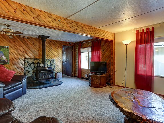 4th image of 12136 Larchwood Dr