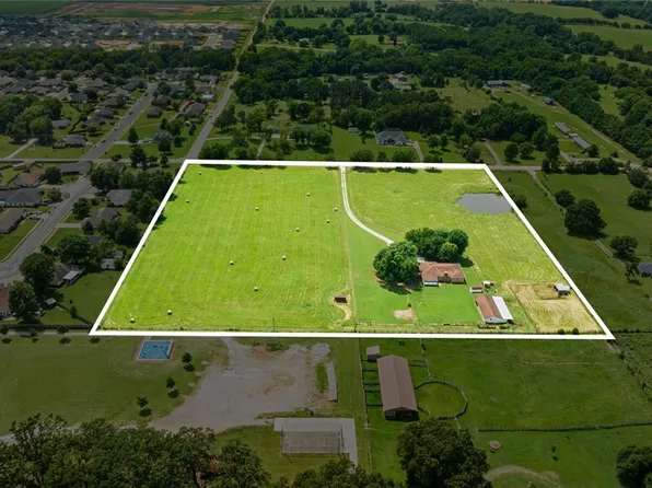 15658 Easterling Rd, Pea Ridge, AR 72751