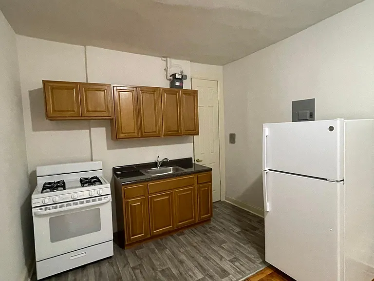 3521 Dekalb Ave #B27 — Photo 3