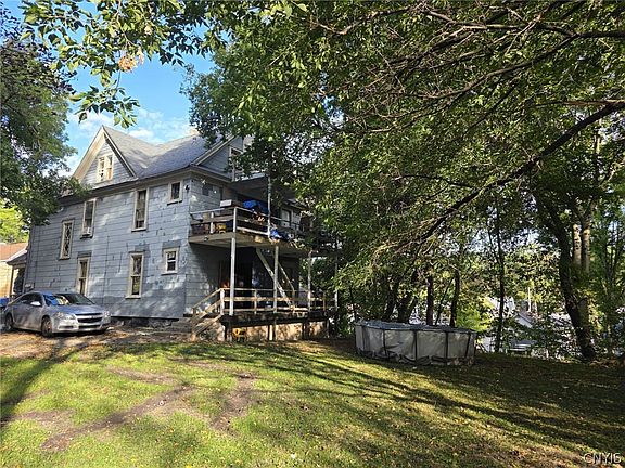 5th image of 313 Hoefler St