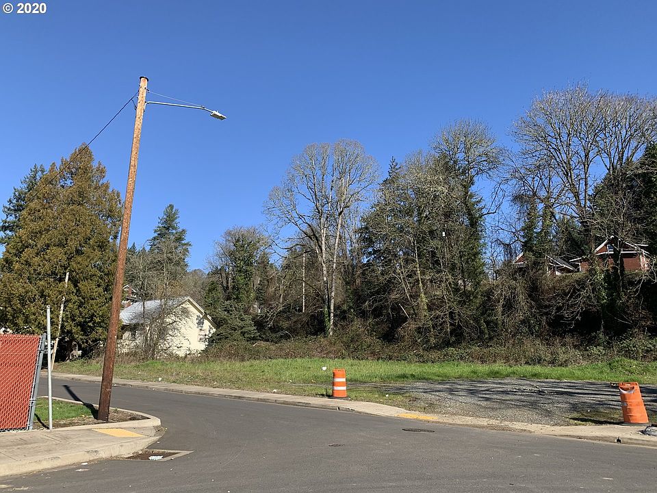 2nd image of 480 SE Short St