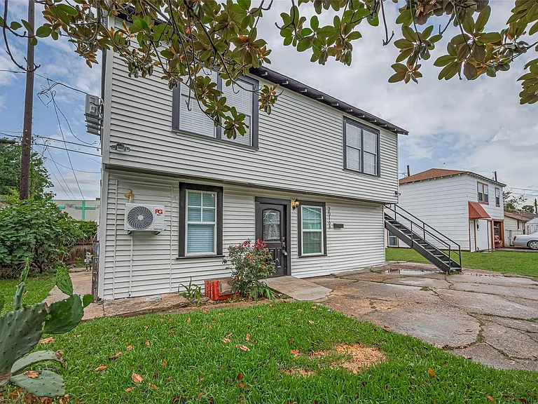 2516 Craigmont St — Photo 15