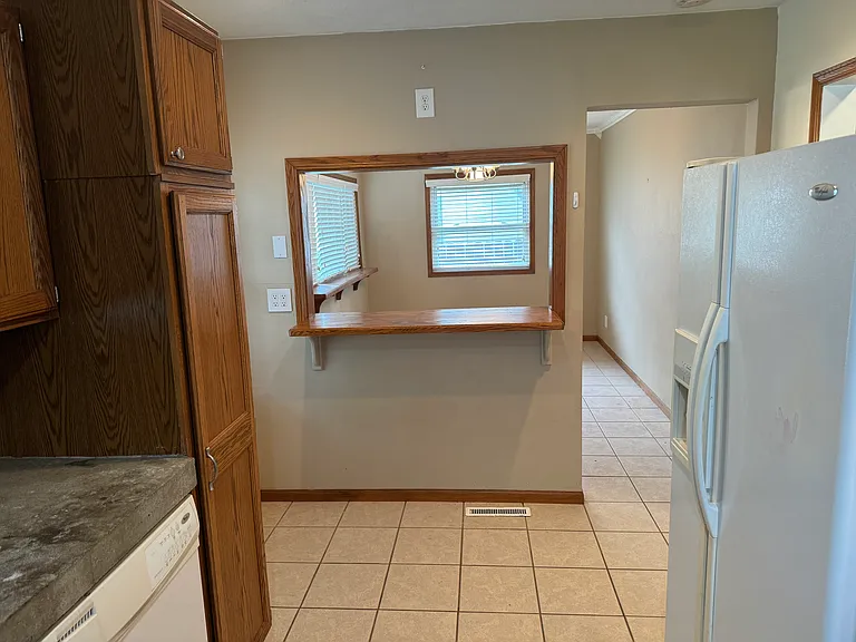 316 W Kirwin Ave — Photo 5