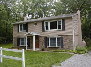 9 Lone Pine Trl, Newton, NJ 07860