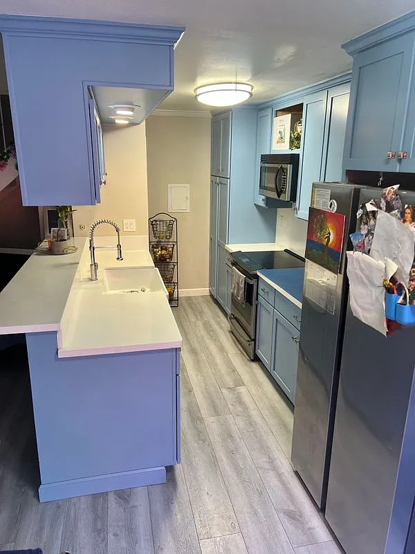 2 bed, 1.0 bath, 903 sqft, $3,300 — Photo 2