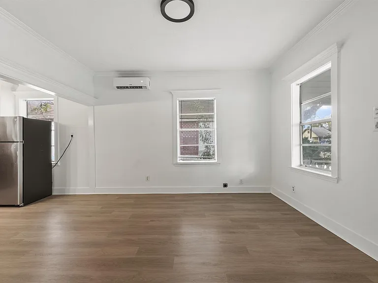 4029 Lucille St — Photo 5