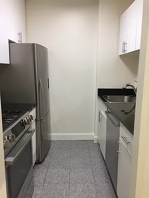 Rented by 280 Park Avenue South Realty | media 28