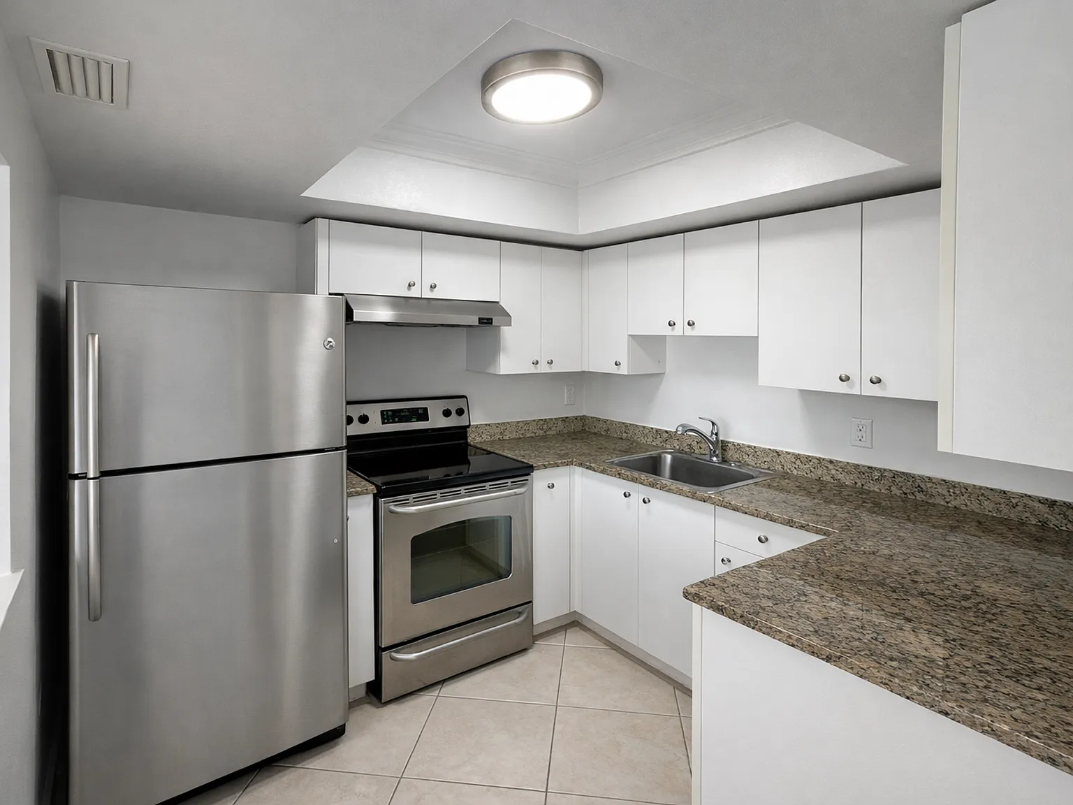 8 SE 19th Ave Pompano Beach, FL 33060 — Photo 1