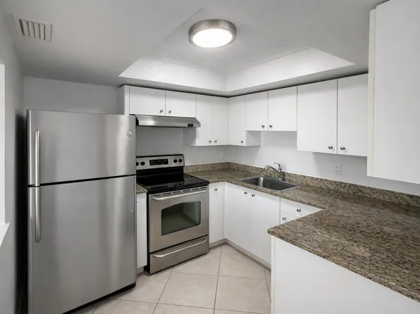 8 SE 19th Ave Pompano Beach, FL 33060, 8 SE 19th Ave APT 9, Pompano Beach, FL 33060