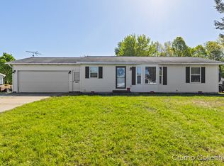 318 Wynwood Dr NW, Kent City, MI