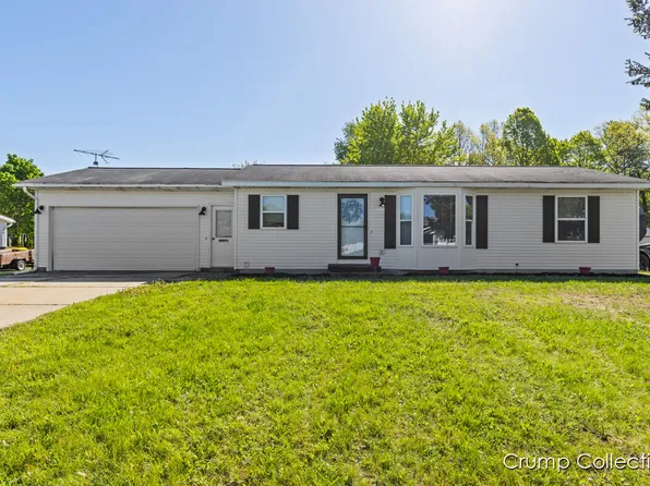 318 Wynwood Dr NW, Kent City, MI 49330