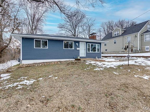 3rd image of 203 Almentor Ave