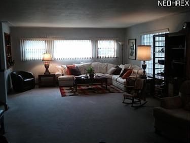 4th image of 495 E 44th St