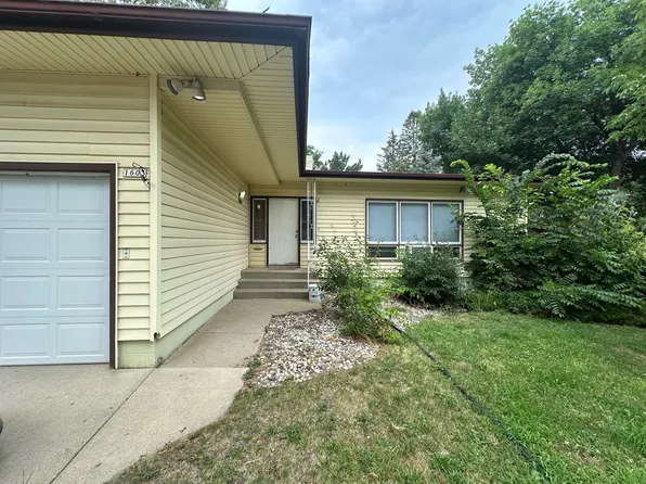 1603 7th St #1, Brookings, SD 57006