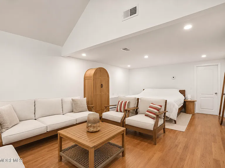 710 Hopping Rd — Photo 15
